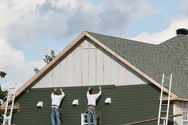 Professional Siding technician working in Sandy Lake, PA